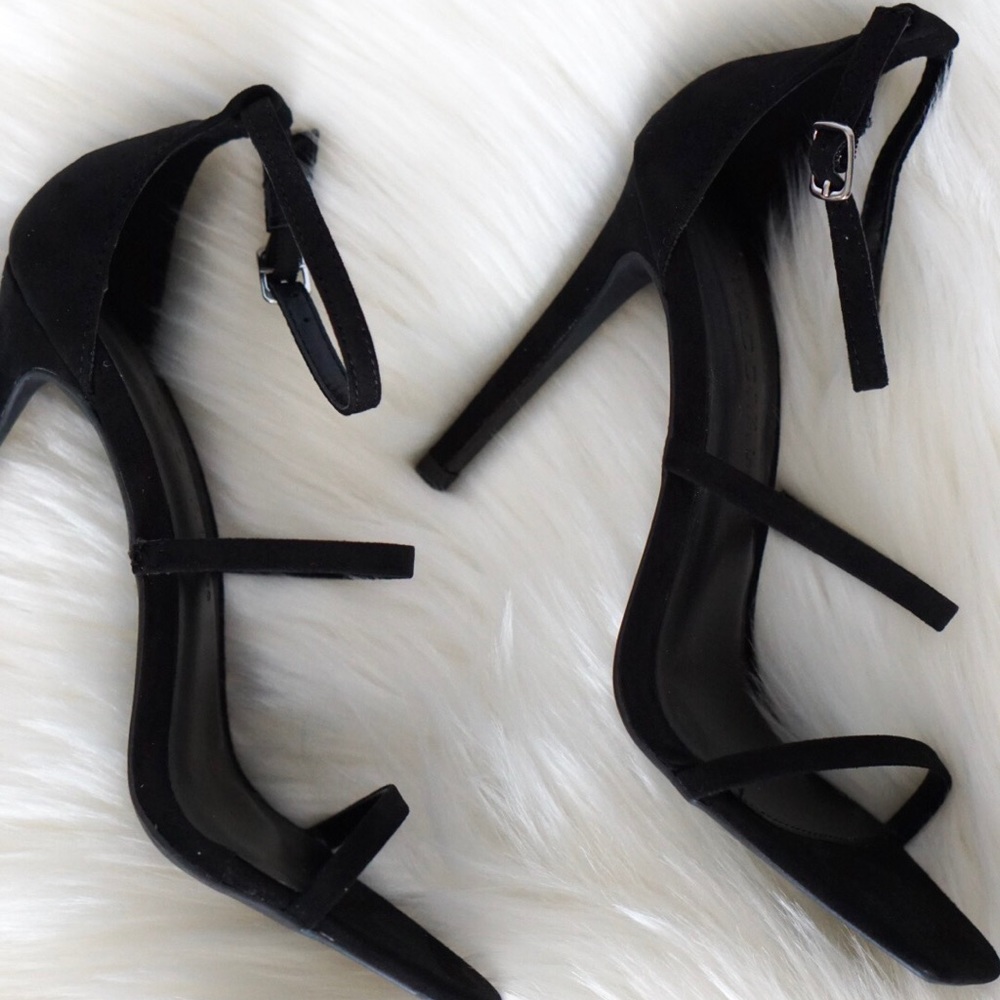 😍 Black Suede Square Toe Strappy Heel
